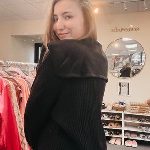 BLACK FOLDOVER COLLARED SWEATER NWT